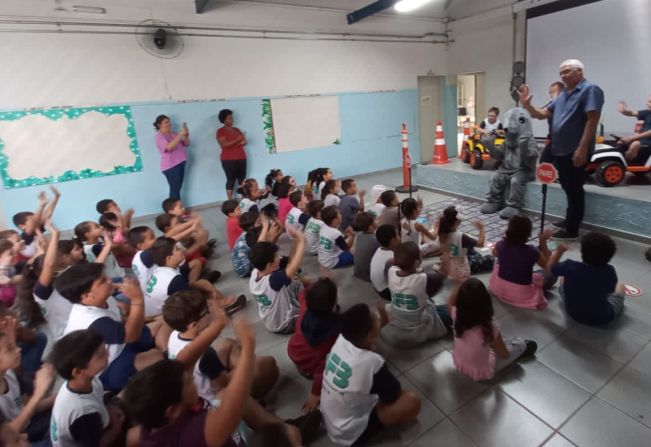 ALUNOS DE SÃO BENEDITO DAS AREIAS PARTICPAM DE PALESTRA SOBRE EDUCAÇÃO NO TRÂNSITO 