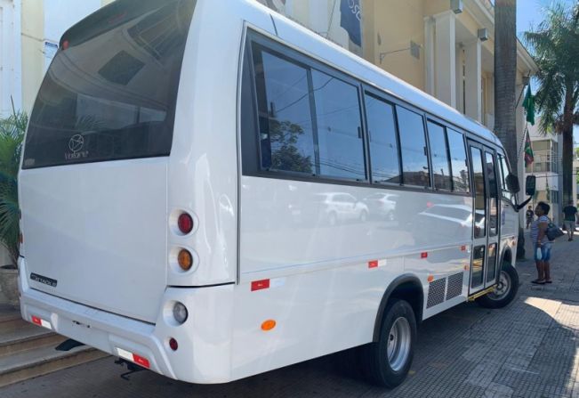 Novos micro-ônibus e um centro odontológico oferecem mais conforto e segurança para pacientes da rede pública de saúde