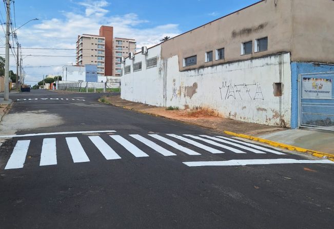  REFORÇANDO A SINALIZAÇÃO DE TRÂNSITO