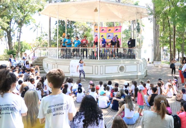 GRUPO BANDALHEIRA DO BEM SE APRESENTOU EM MOCOCA 
