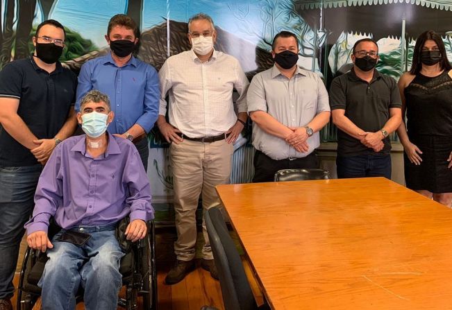 PREFEITO E VEREADOR COMPARECEM À REUNIÃO COM O PREFEITO DE GUARANÉSIA