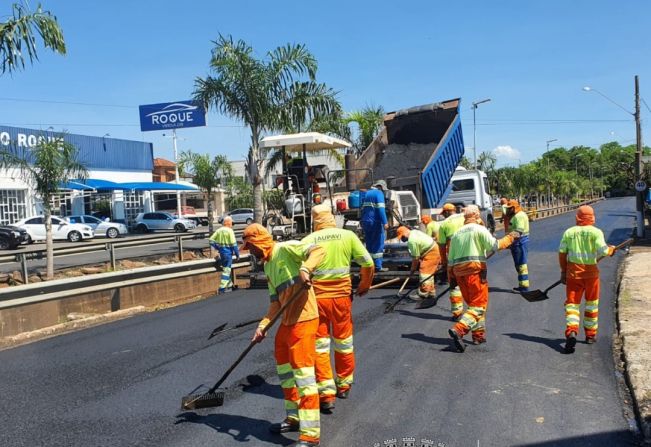 OBRA DE RECUPERAÇÃO DA PAVIMENTAÇÃO ASFÁLTICA E SINALIZAÇÃO HORIZONTAL É INICIADA E JÁ É CONSIDERADA UMA DAS MAIORES OBRAS DE PAVIMENTAÇÃO QUE JÁ OCORRERAM EM MOCOCA