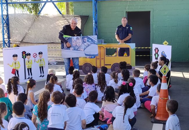 MINI CIDADE DE TRÂNSITO RECEBE 160 ALUNOS 