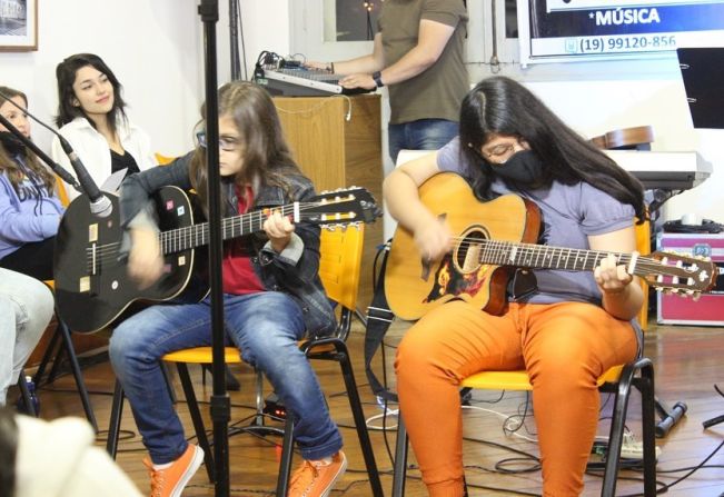 DEPARTAMENTO DE CULTURA E TURISMO APRESENTA ‘’MULHERES QUE ENCANTAM’’