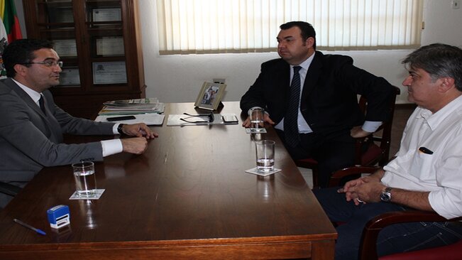 Delegado Seccional de Casa Branca, Dr. Carlos Alberto de Braga Fiuza, visita prefeitura de Mococa