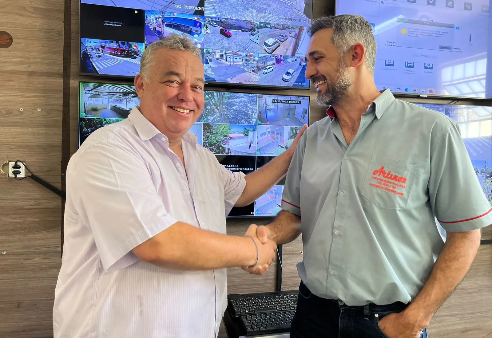 PREFEITURA RECEBE DOAÇÃO DE 29 CÂMERAS 