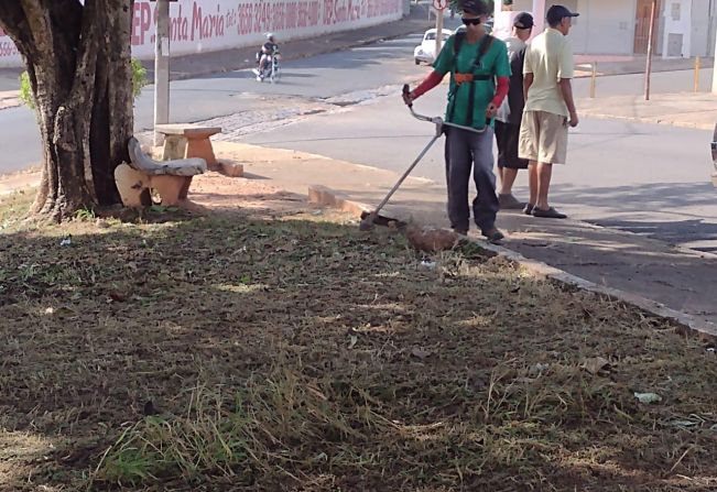 MUTIRÃO DE LIMPEZA EM MOCOCA