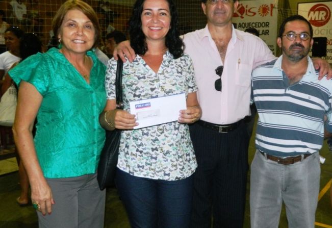 A prefeita Maria Edna sancionou a Lei que regulariza o Cartão Alimentação 