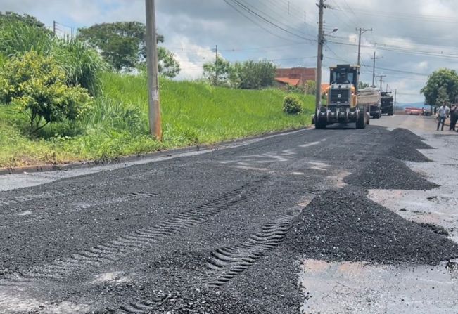 OPERAÇÃO TAPA BURACOS: MAIS DE 40 RUAS DE MOCOCA ESTÃO SENDO CONTEMPLADAS