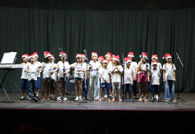 EMOCIONANTE AUTO DE NATAL DO PROJETO GURI ENCANTA PÚBLICO NO TEATRO MUNICIPAL DE MOCOCA