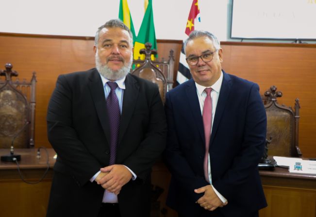 REPRESENTANDO A PREFEITURA MUNICIPAL DE MOCOCA, PREFEITO E ASSESSORES PARTICIPAM DA POSSE DO NOVO PRESIDENTE DA CÂMARA MUNICIPAL 