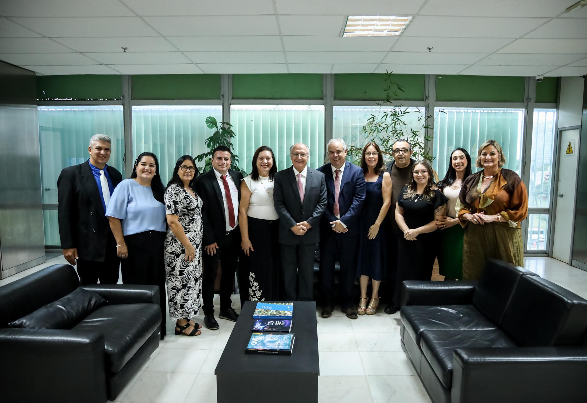 PREFEITO EDUARDO BARISON E VEREADORES SE REÚNEM COM O VICE-PRESIDENTE DA REPÚBLICA GERALDO ALCKMIN