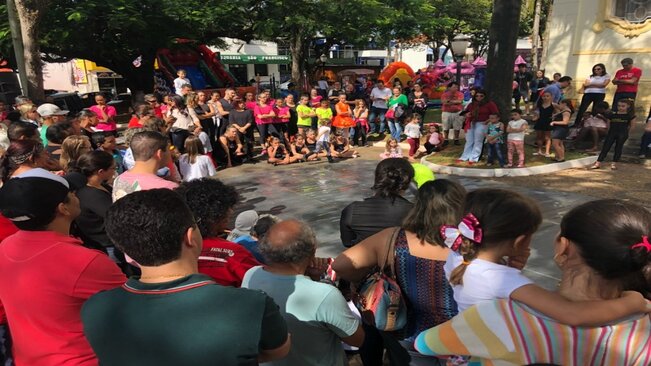 INFORMATIVO - Prefeitura de Mococa realiza Feira do Artesão e Piquenique Literário no centro da cidade