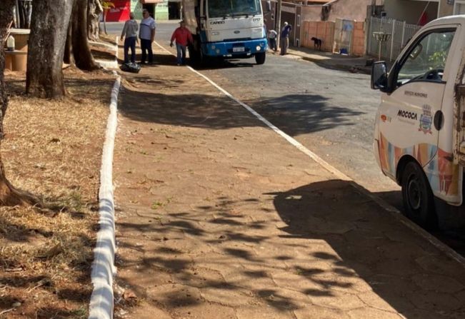 PREFEITURA MUNICIPAL DE MOCOCA REALIZA AÇÃO DE LIMPEZA E MANUTENÇÃO NOS BAIRROS SANTA CLARA ATÉ A VILA CARVALHO.