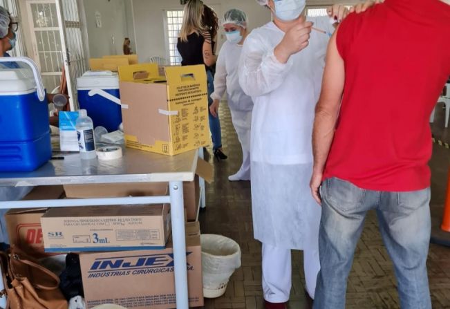  PREFEITURA PROMOVE PLANTÃO DE VACINAÇÃO E 2MIL MOCOQUENSES SÃO IMUNIZADOS.