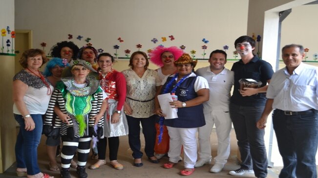 Crianças participam de peça teatral sobre combate a Dengue; ação foi realizada por agentes de saúde