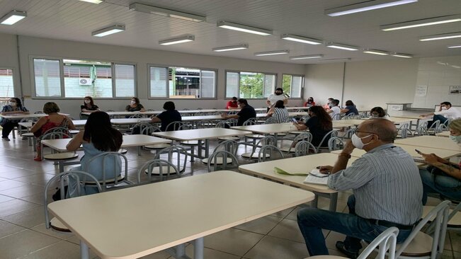 DEPARTAMENTO DE EDUCAÇÃO SE REÚNE COM REPRESENTANTES DE ESCOLAS ESTADUAIS E PARTICULARES.