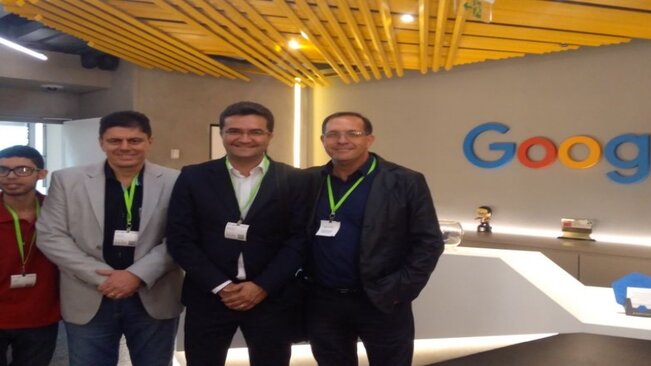 Departamento de Educação Municipal busca parcerias com a Google