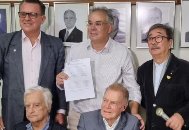 PREFEITURA DE MOCOCA GANHA OBRA ABSTRACIONISTA DO CÉLEBRE ESCULTOR CACIPORÉ TORRES