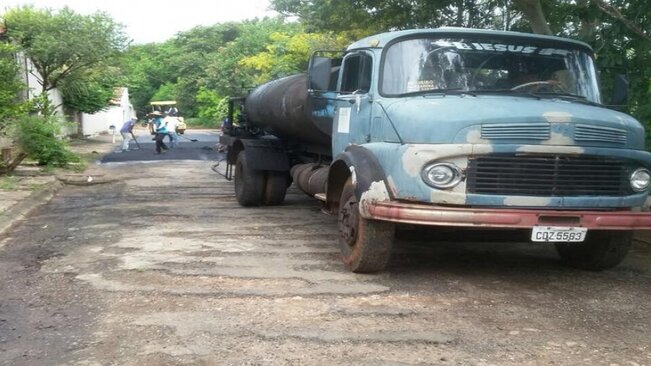 INFORMATIVO - Prefeitura de Mococa realiza recapeamento na Rua Paraná, na Vila Santa Rosa