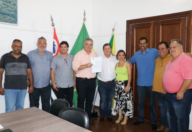 MAIS EMPREGO: PREFEITURA MUNICIPAL DE MOCOCA REALIZA DOAÇÃO DE TERRENOS PARA EMPRESAS