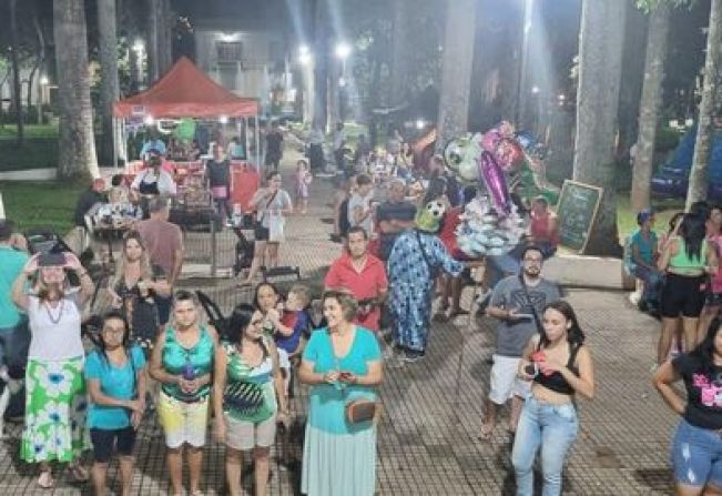 PRIMEIRO PRÉ CARNAVAL DA INCLUSÃO LOTOU A PRAÇA DO CORETO