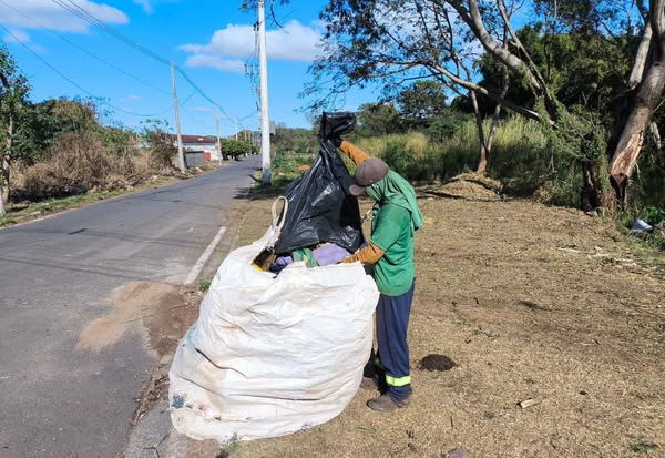 LIMPEZA GERAL EM VÁRIOS PONTOS DE MOCOCA 