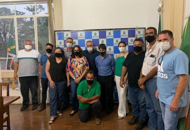 PREFEITO DÁ POSSE PARA COMITÊ GESTOR DO MERCADÃO MUNICIPAL 