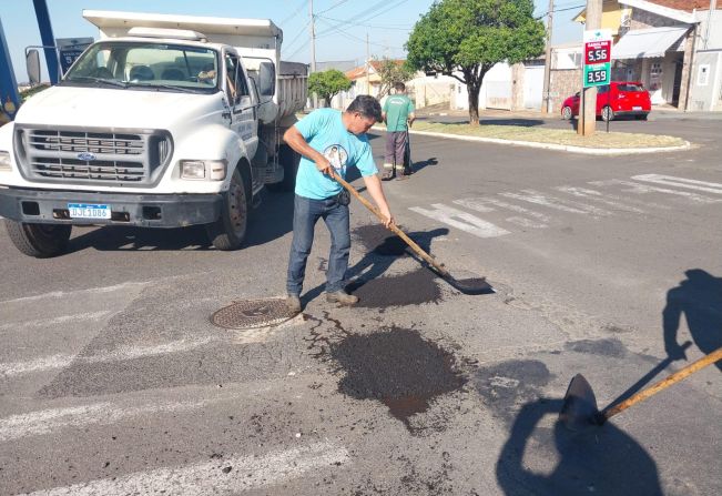 OPERAÇÃO TAPA BURACOS FINALIZA MAIS RUAS DE MOCOCA 