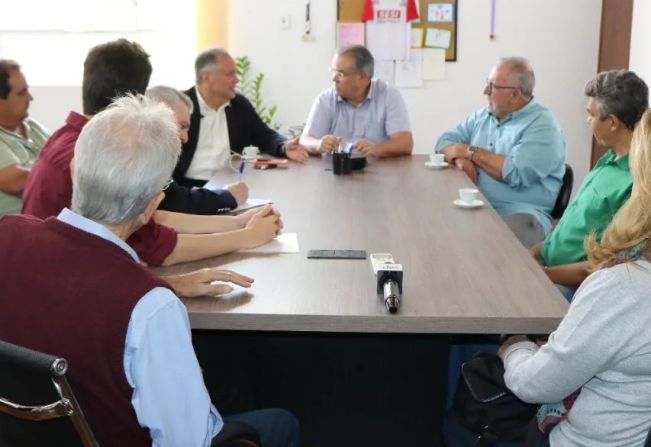 DEPUTADO ESTADUAL CASTELLO BRANCO VISITA GABINETE DO PREFEITO EDUARDO BARISON