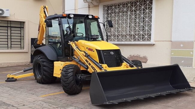 Prefeitura de Mococa conquista novo trator para o Departamento de Agricultura e Meio Ambiente