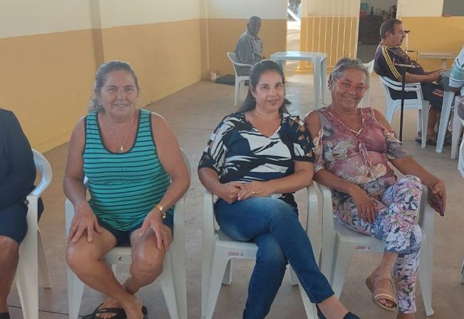 AS ATIVIDADES DOS CENTROS DE CONVIVÊNCIA DA TERCEIRA IDADE ESTÃO DE VOLTA