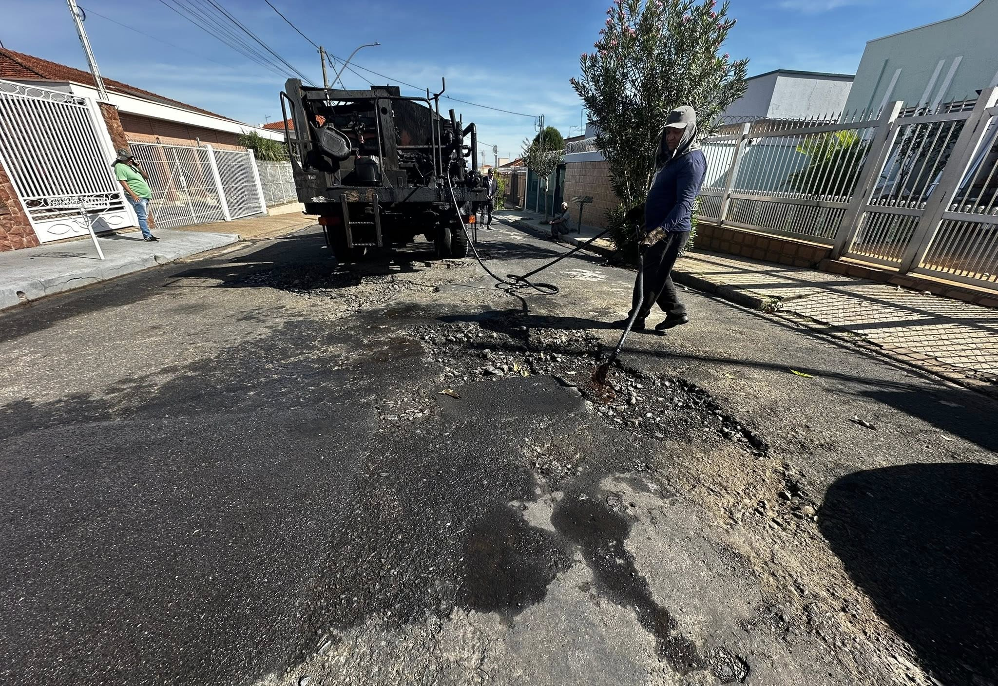  OPERAÇÃO TAPA-BURACOS NO JARDIM SANTA MARIA!
