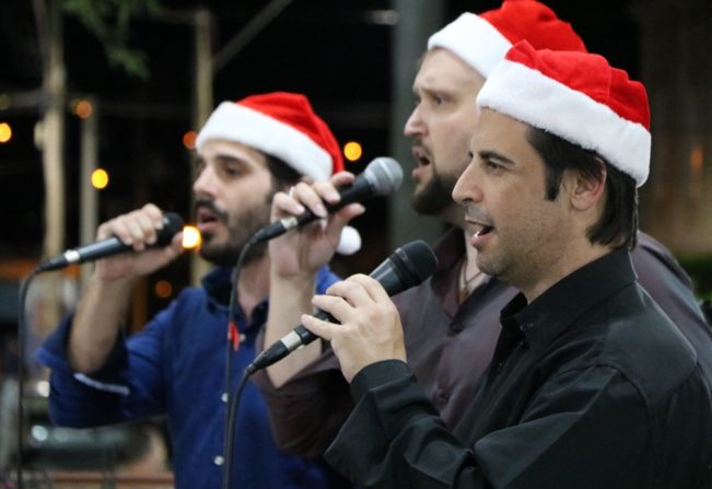 APRESENTAÇÃO DOS TRÊS TENORES CIA ÓPERA EM MOCOCA ENCANTOU À TODOS NA PRAÇA DA MATRIZ 