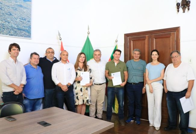 MAIS DUAS EMPRESAS ASSINAM CONTRATO PARA DOAÇÃO DE TERRENOS PÚBLICOS EM MOCOCA/SP