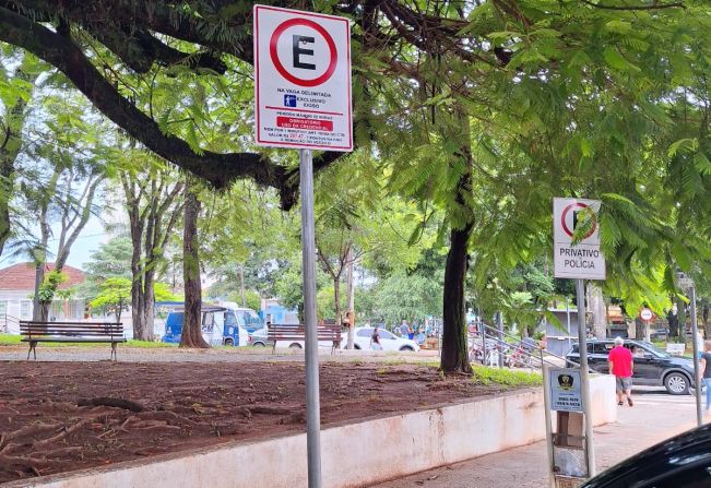 MELHORIAS NA SINALIZAÇÃO DE TRÂNSITO EM VÁRIOS BAIRROS DE MOCOCA