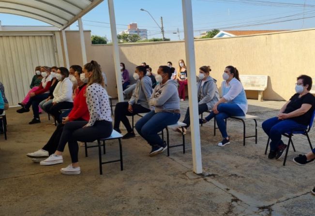  VIGILÂNCIA EPIDEMIOLÓGICA REALIZA REUNIÃO COM EQUIPE DA APAE.