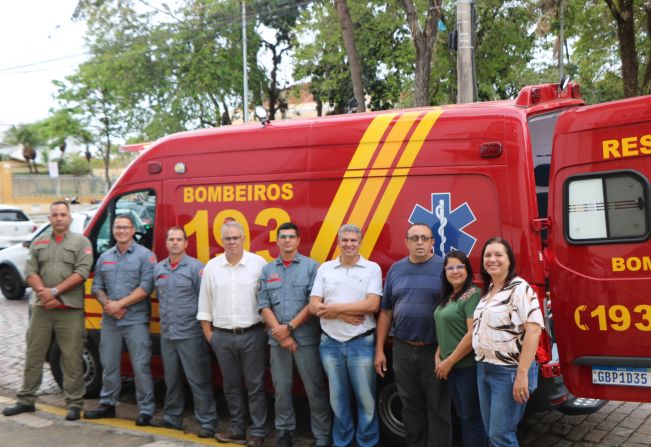 CONQUISTA DA NOVA AMBUL NCIA DE RESGATE PARA O CORPO DE BOMBEIROS