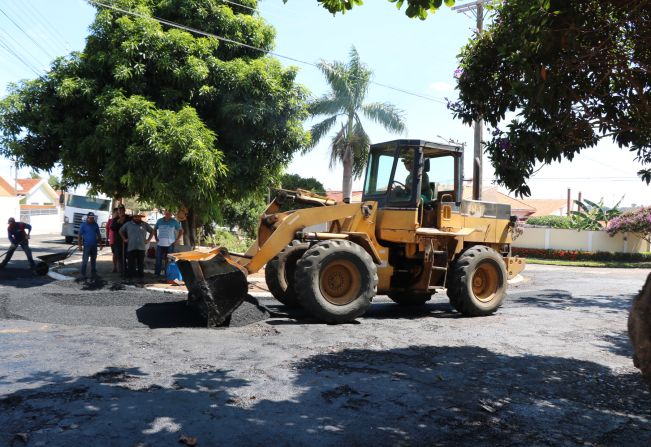 OPERAÇÃO TAPA BURACOS CONTINUA EM MOCOCA