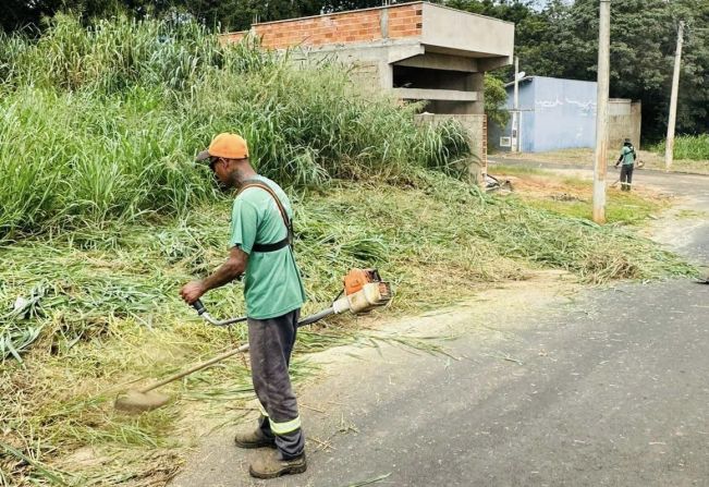 LIMPEZA GERAL NO BAIRRO JARDIM BOTÂNICO