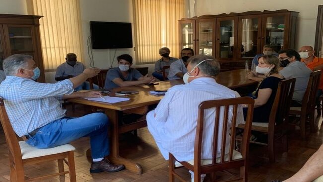 PREFEITURA DE MOCOCA REALIZA REUNIÃO COM COMISSÃO DA “VAKINHA”.