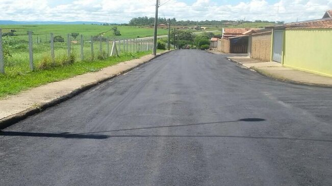 Prefeitura de Mococa realiza recapeamento na Rua Alcir Antônio de Siqueira, no bairro Nenê Pereira Lima