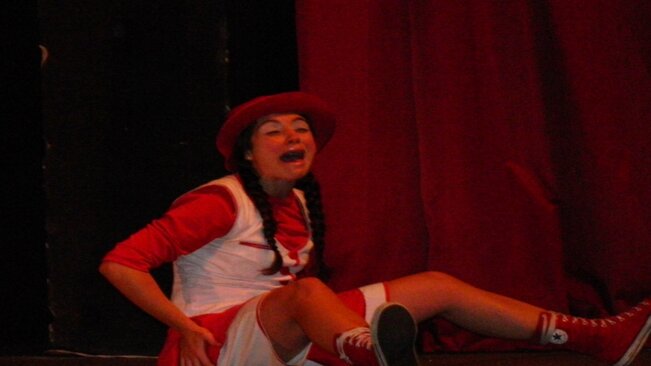 Crianças lotam o Teatro Municipal para a peça infantil “Chapeuzinho Vermelho”